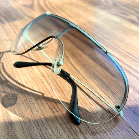 Ray-Ban Aviator Sunglasses - Picture 3 of 10